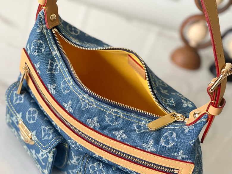 Louis Vuitton Hot New Product-212