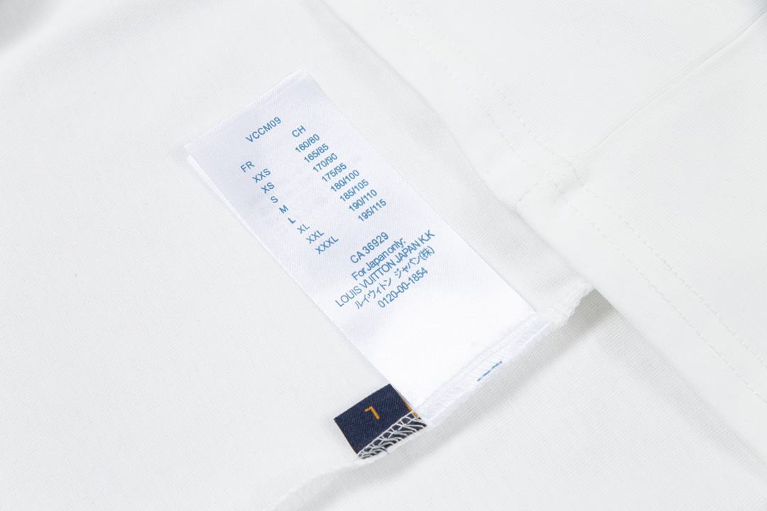 LV clothing-145
