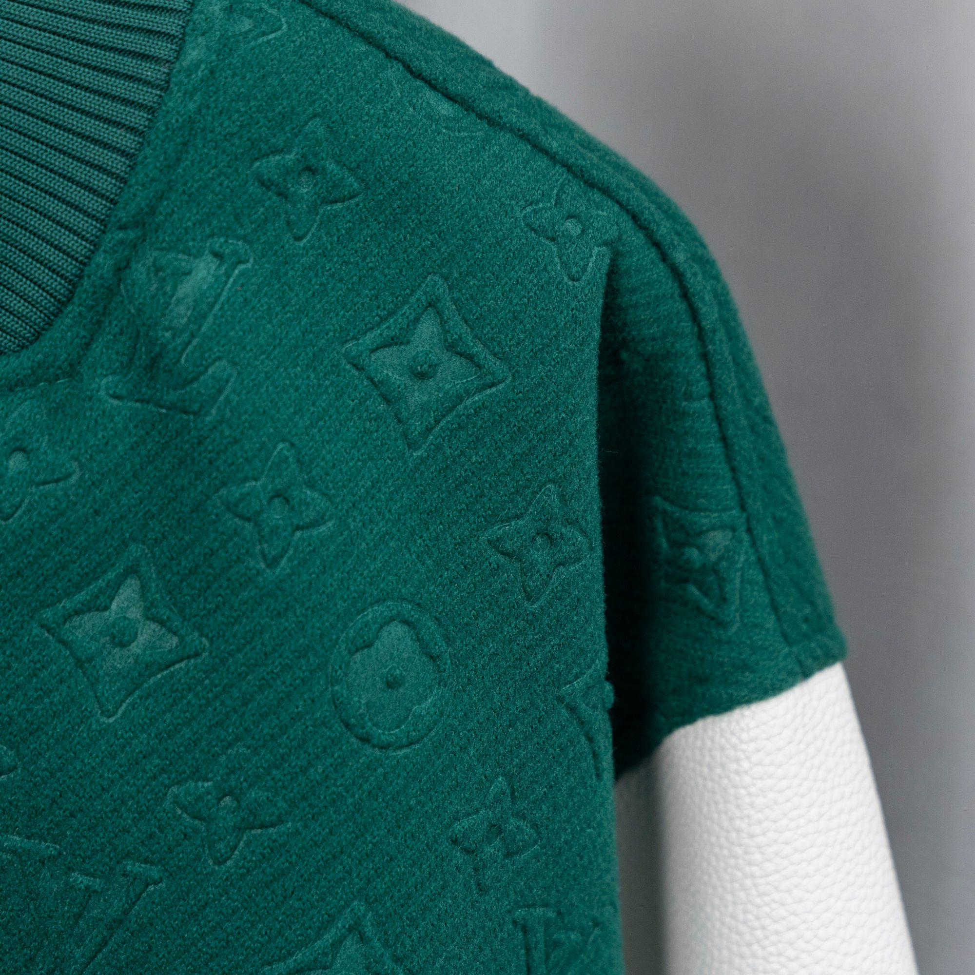 LV Clothing-281