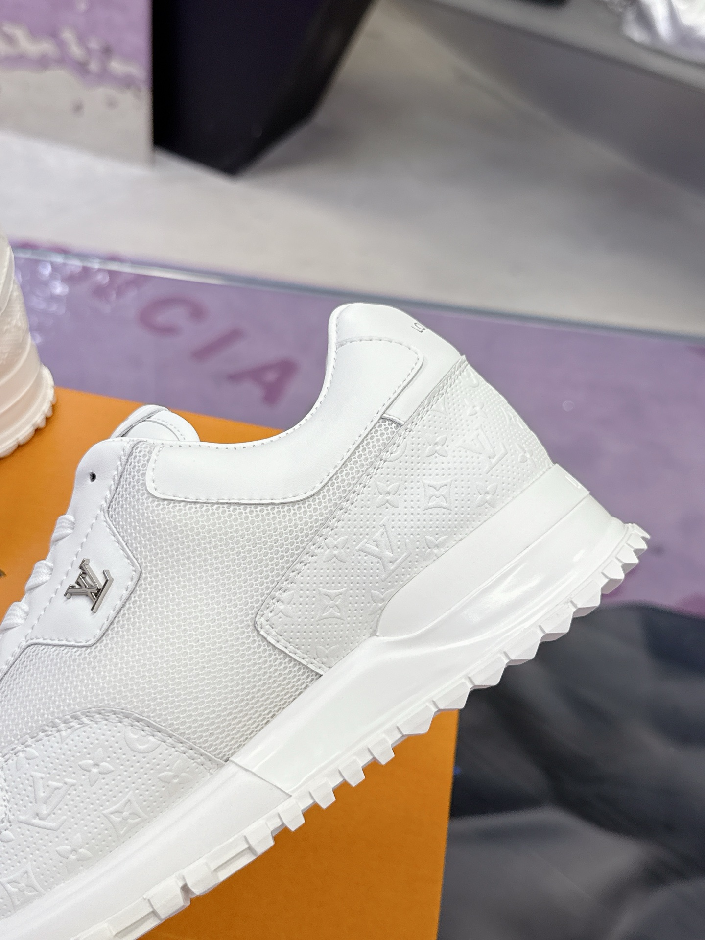 Lv Sneakers-201