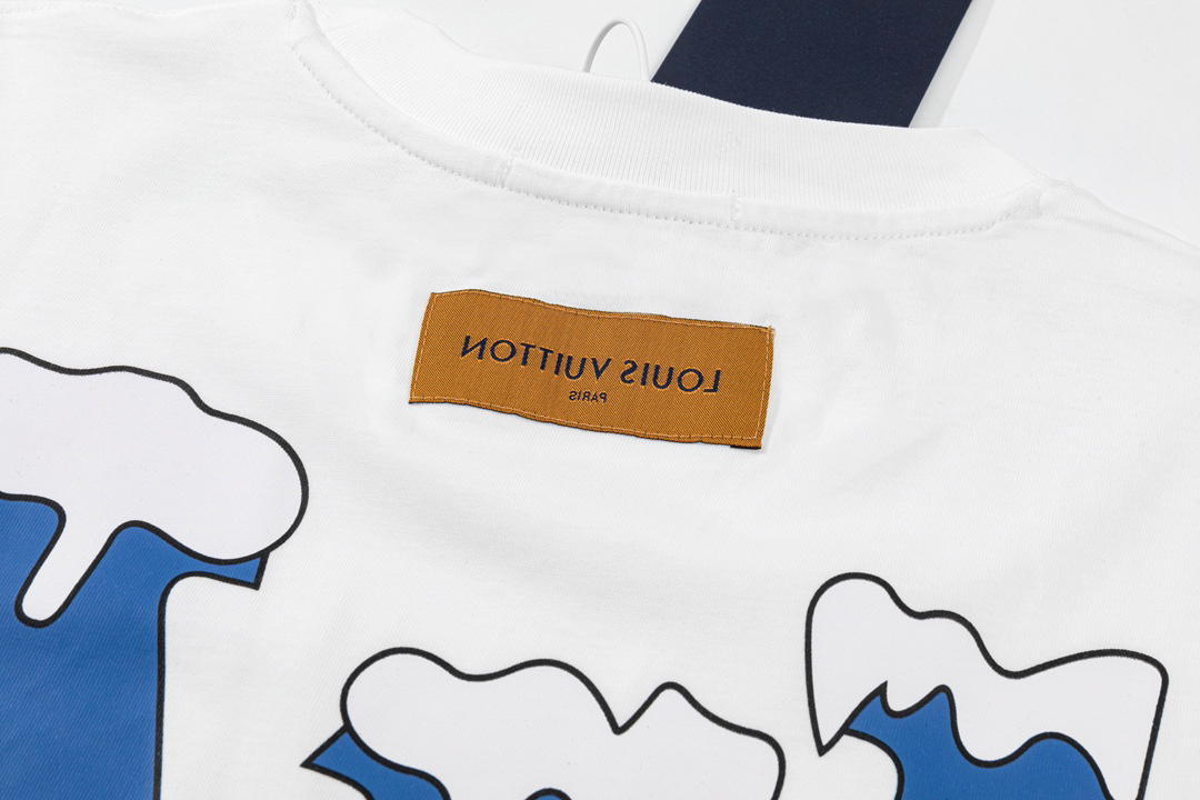 LV clothing-120