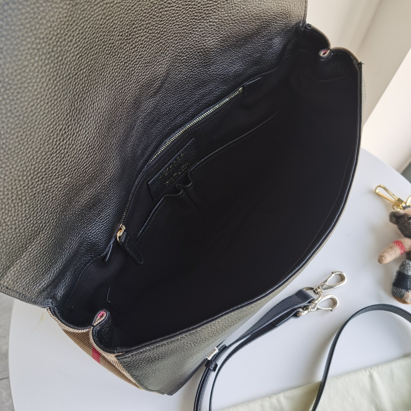 Burberry bag-101