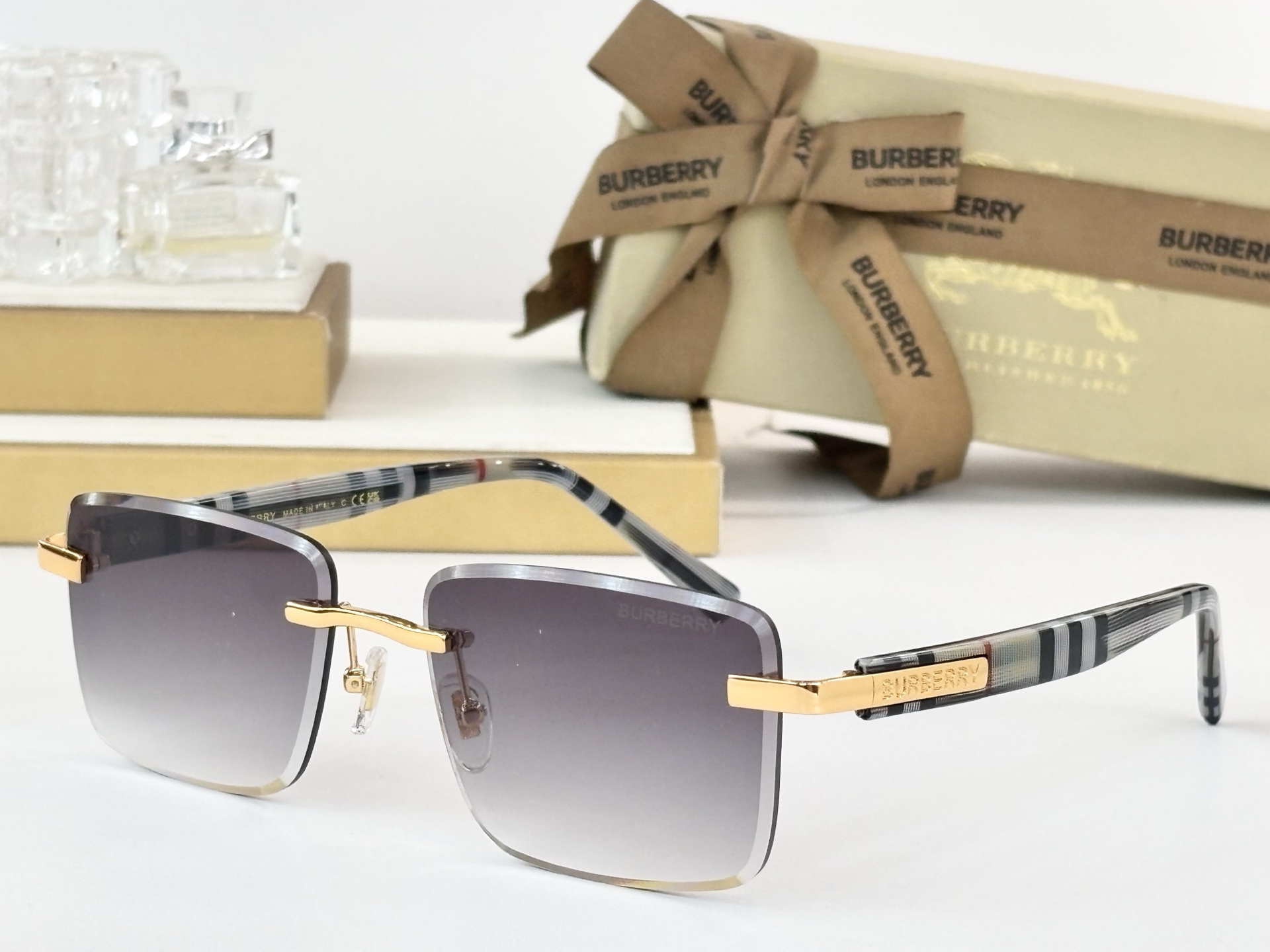 Burberry glasses-14