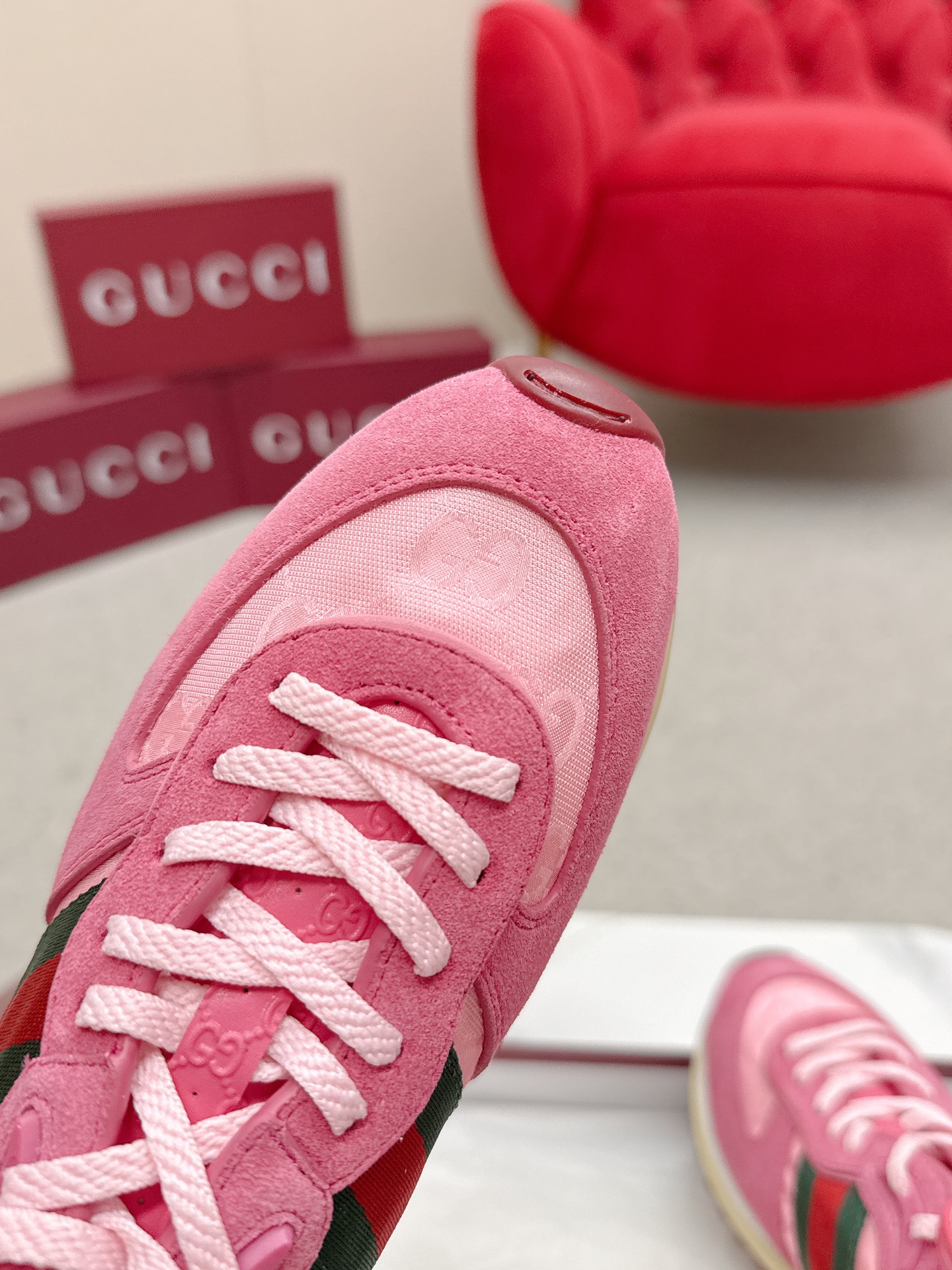 Gucci Sneakers-240