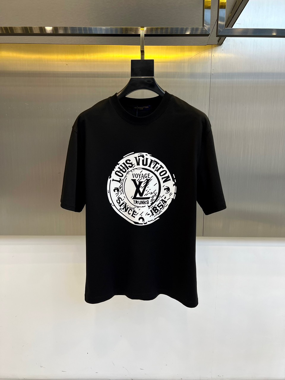 LV clothing-154