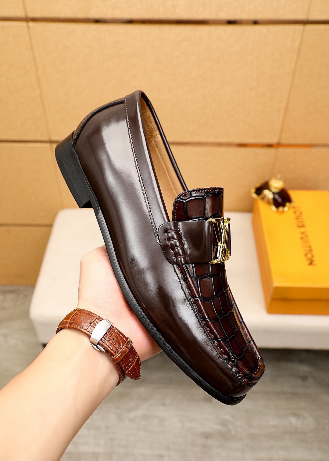 LV men's leather shoes-15