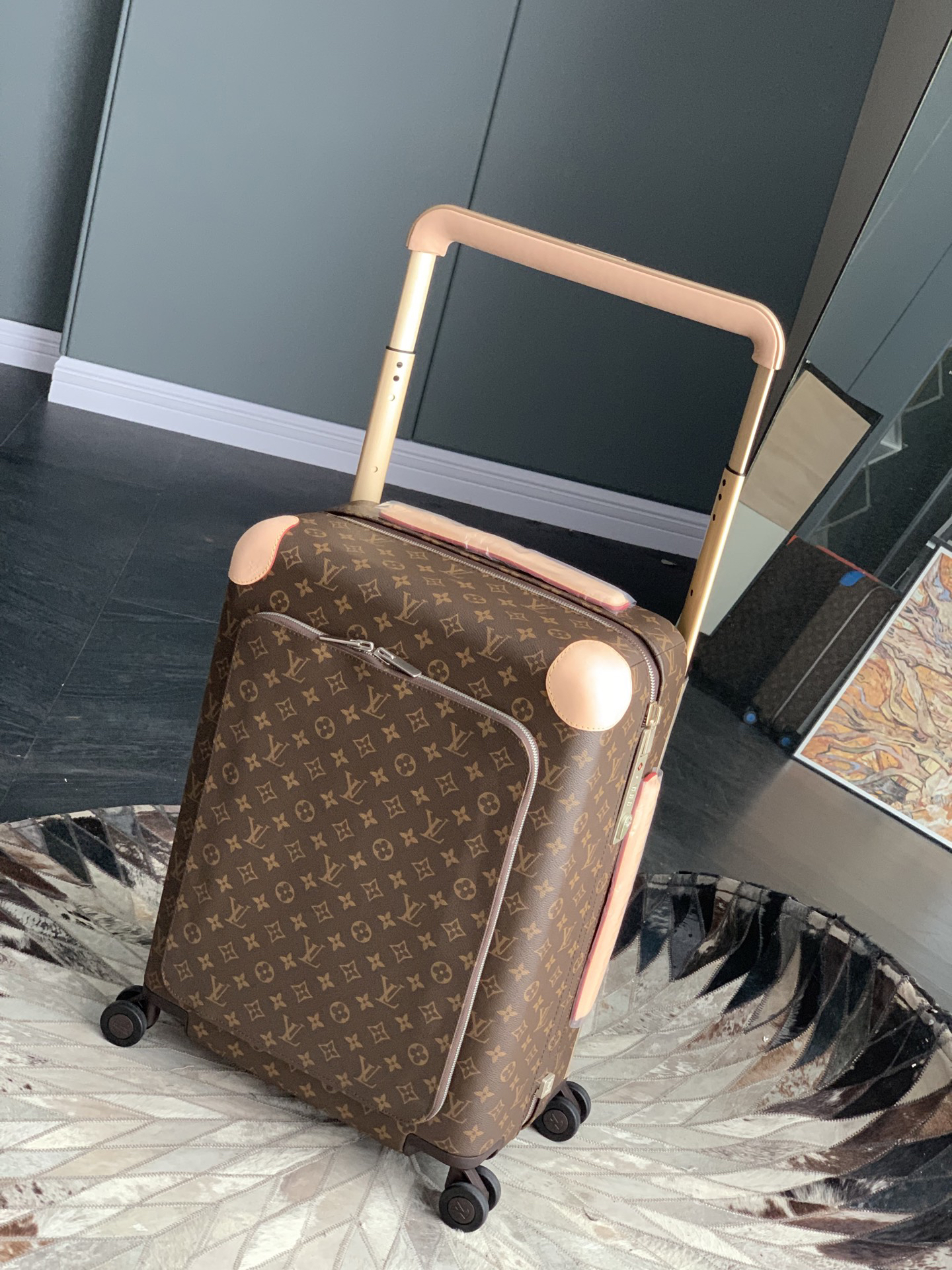 LV luggage-10