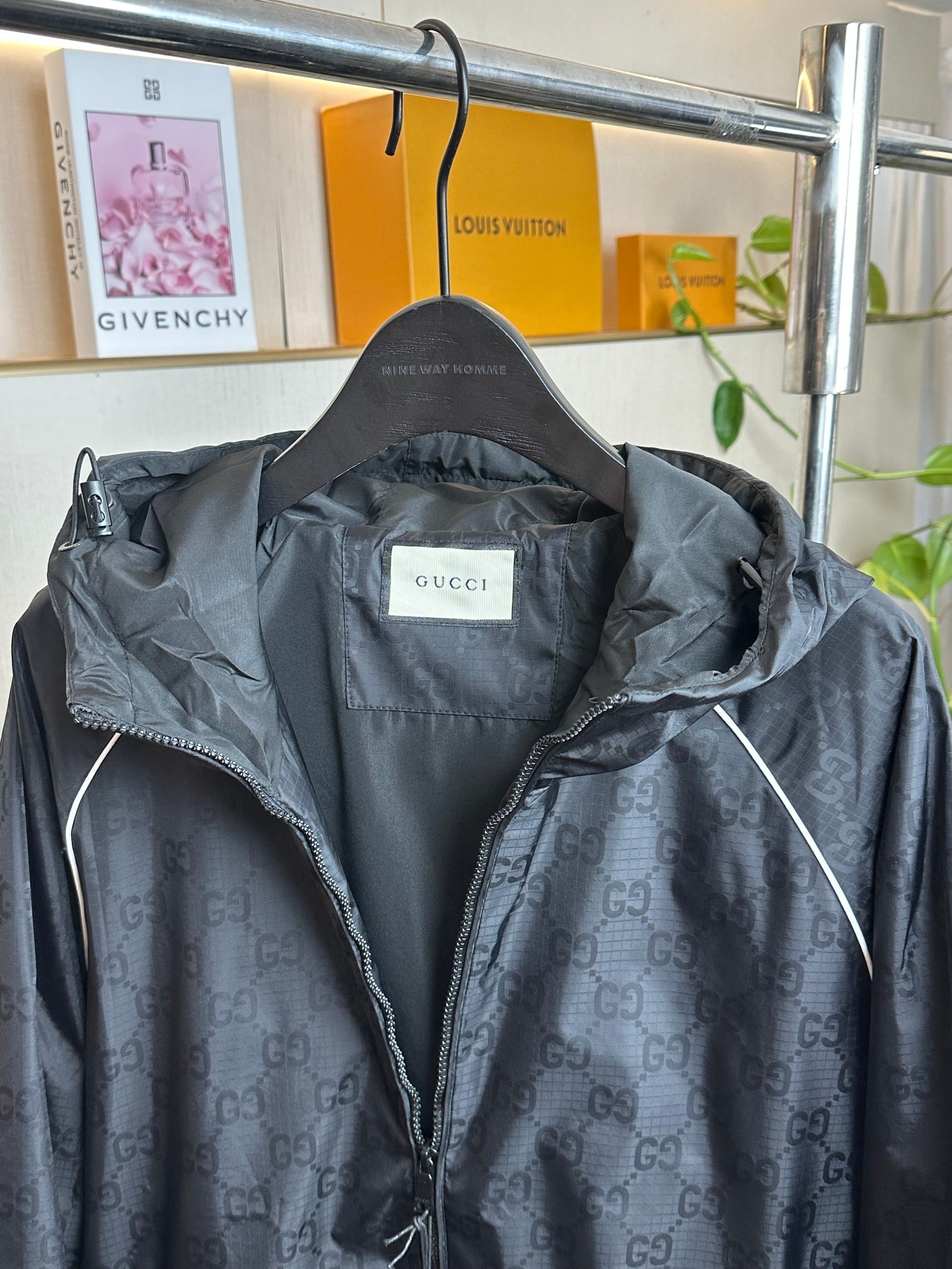 Gucci Clothing-334