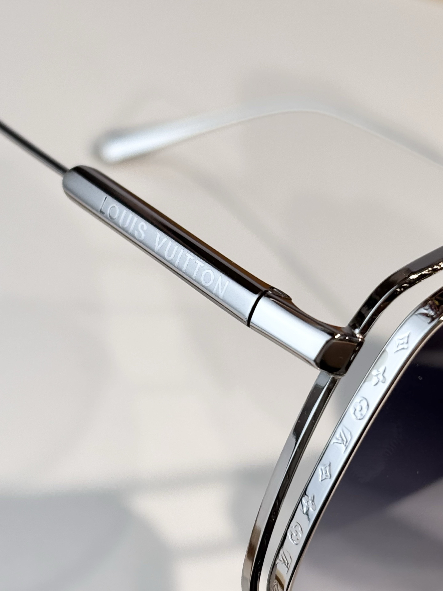 LV glasses-50