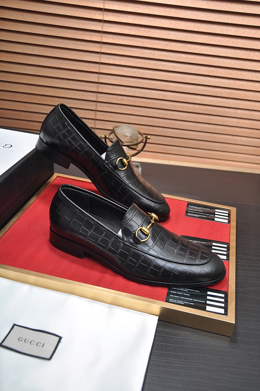 Gucci men's leather shoes-139