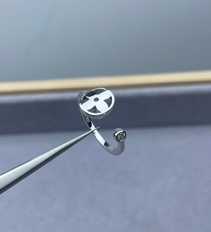 LV ring-46