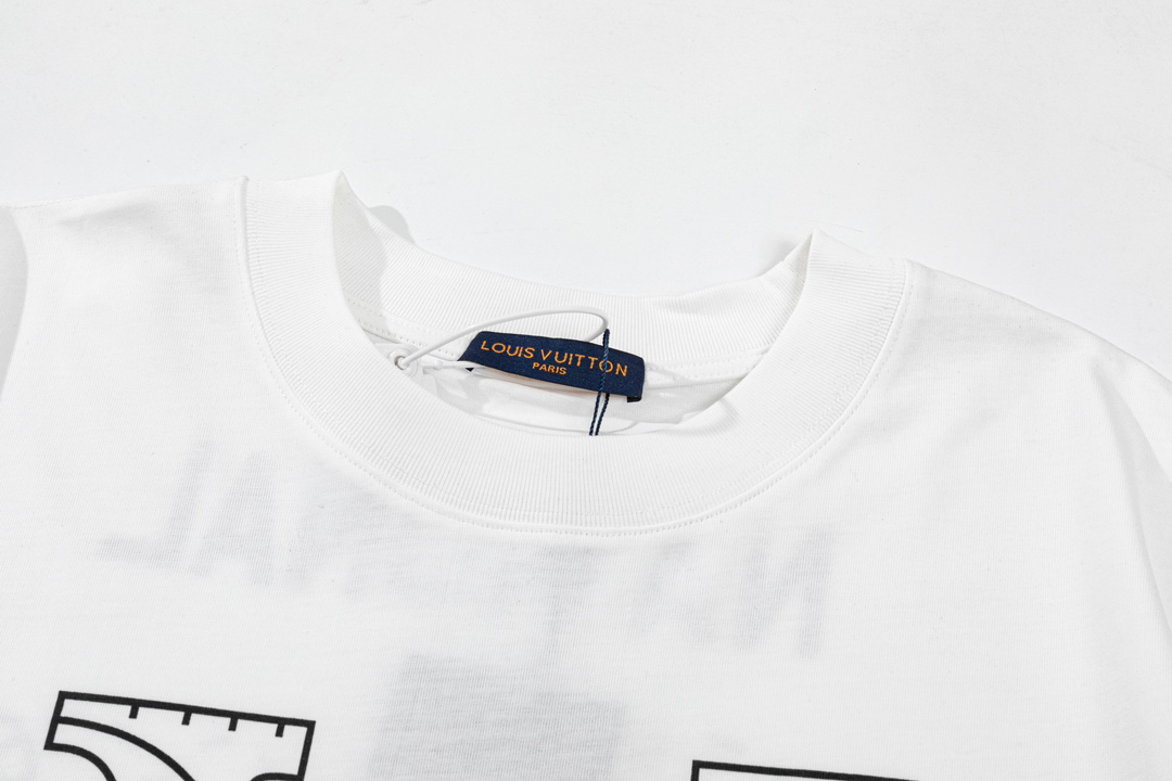 LV clothing-149