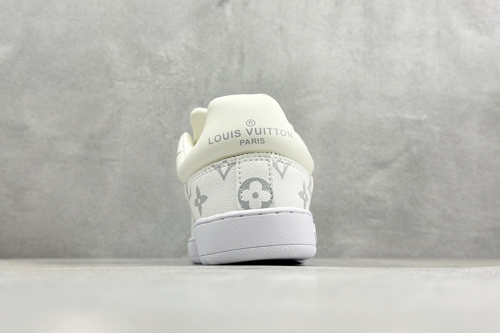 Lv Sneakers-254