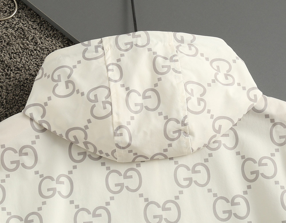 Gucci Clothing-324