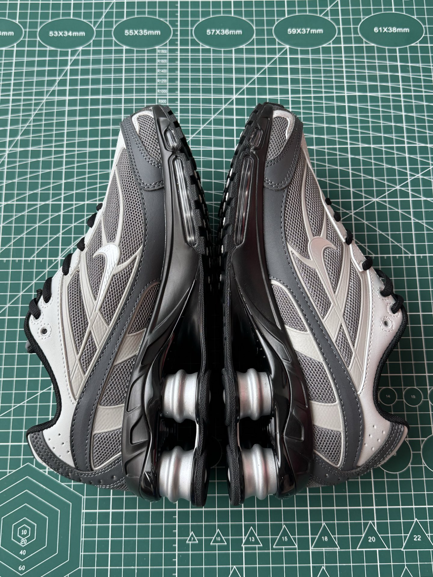 Nike Sneakers-96
