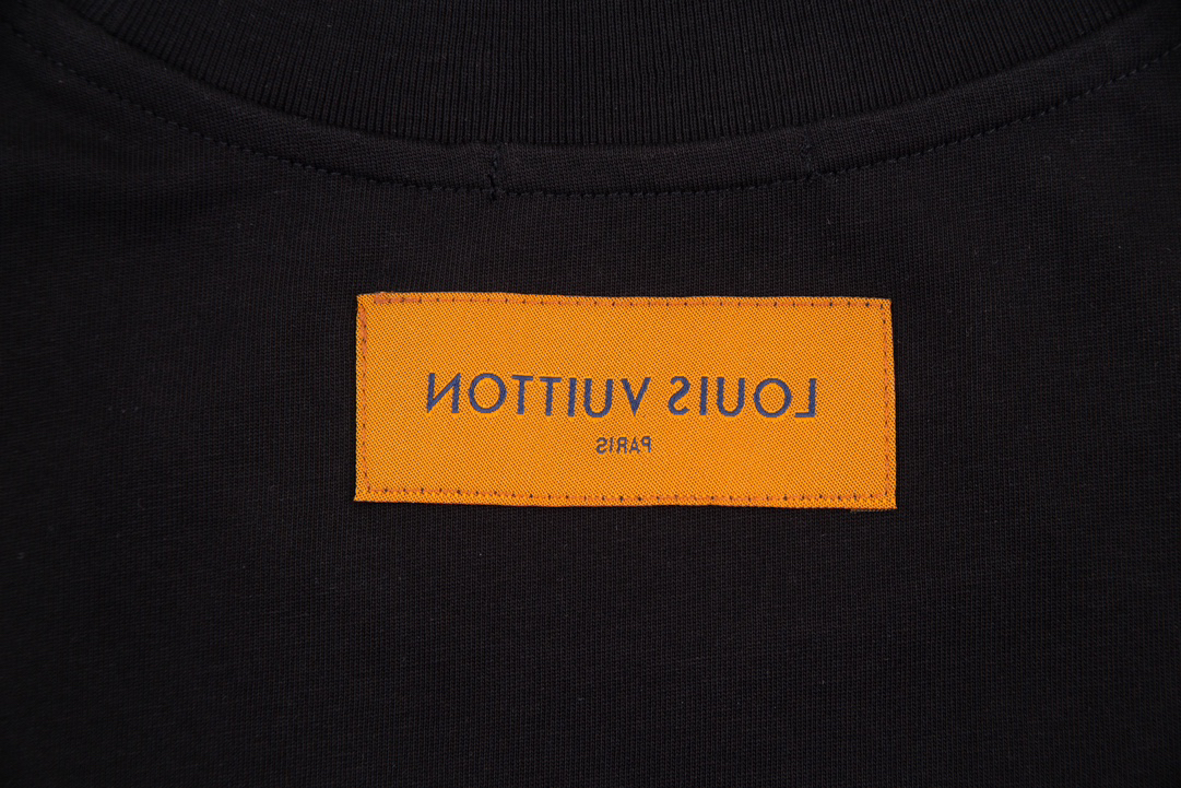 LV clothing-254