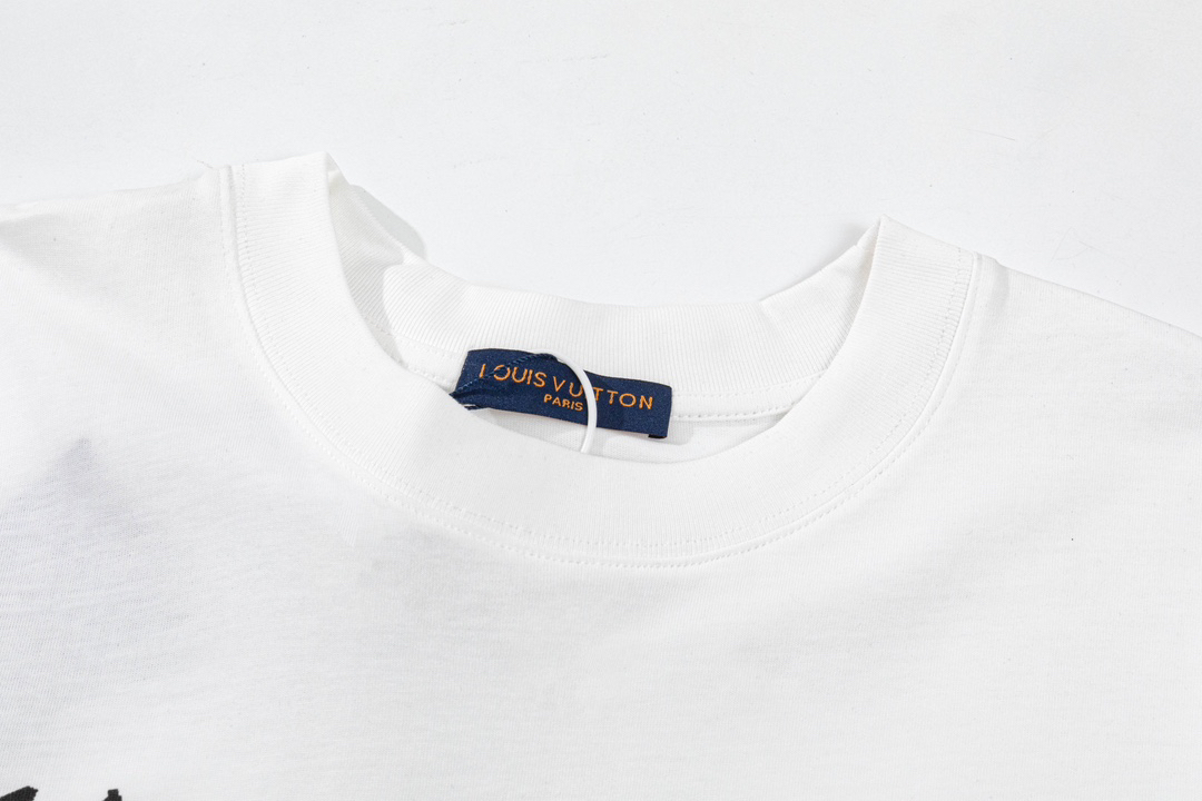 LV clothing-127