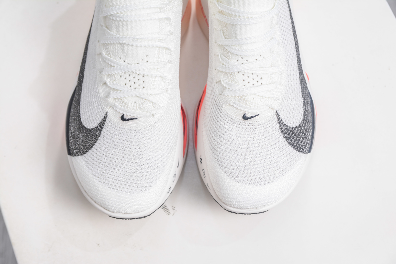 Nike Sneakers-270
