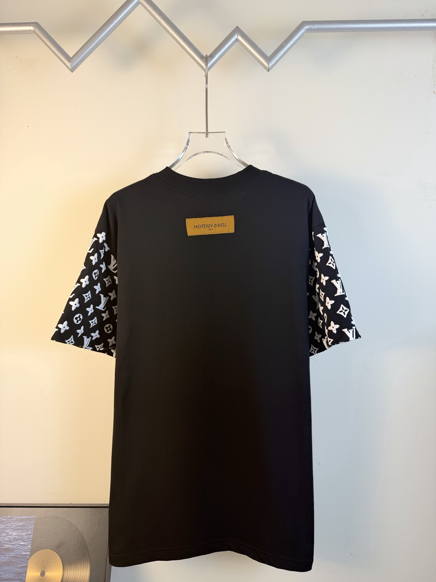 LV clothing-35