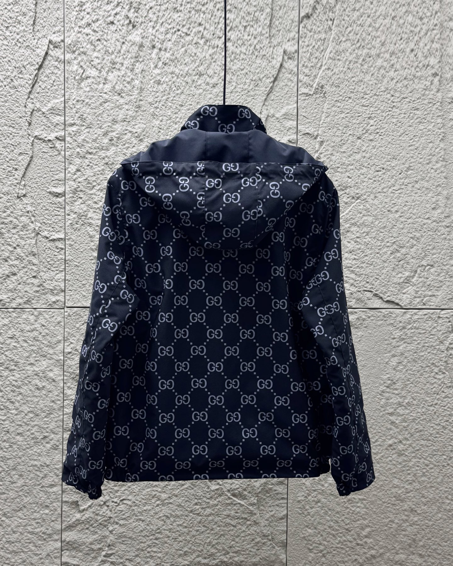 Gucci Clothing-359
