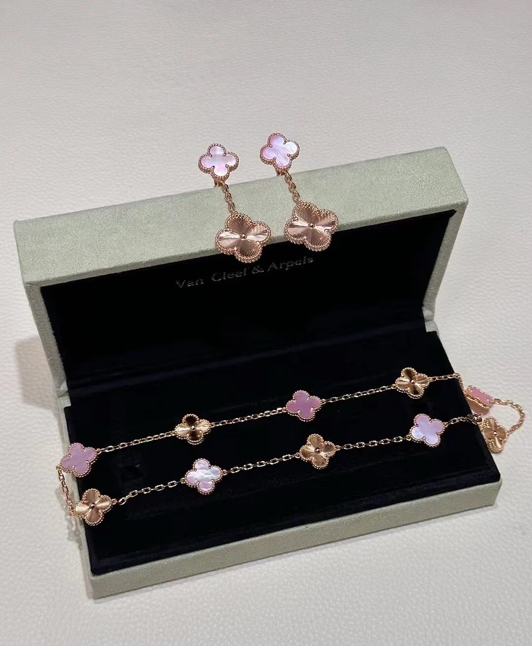 Van Cleef & Arpels earring-92