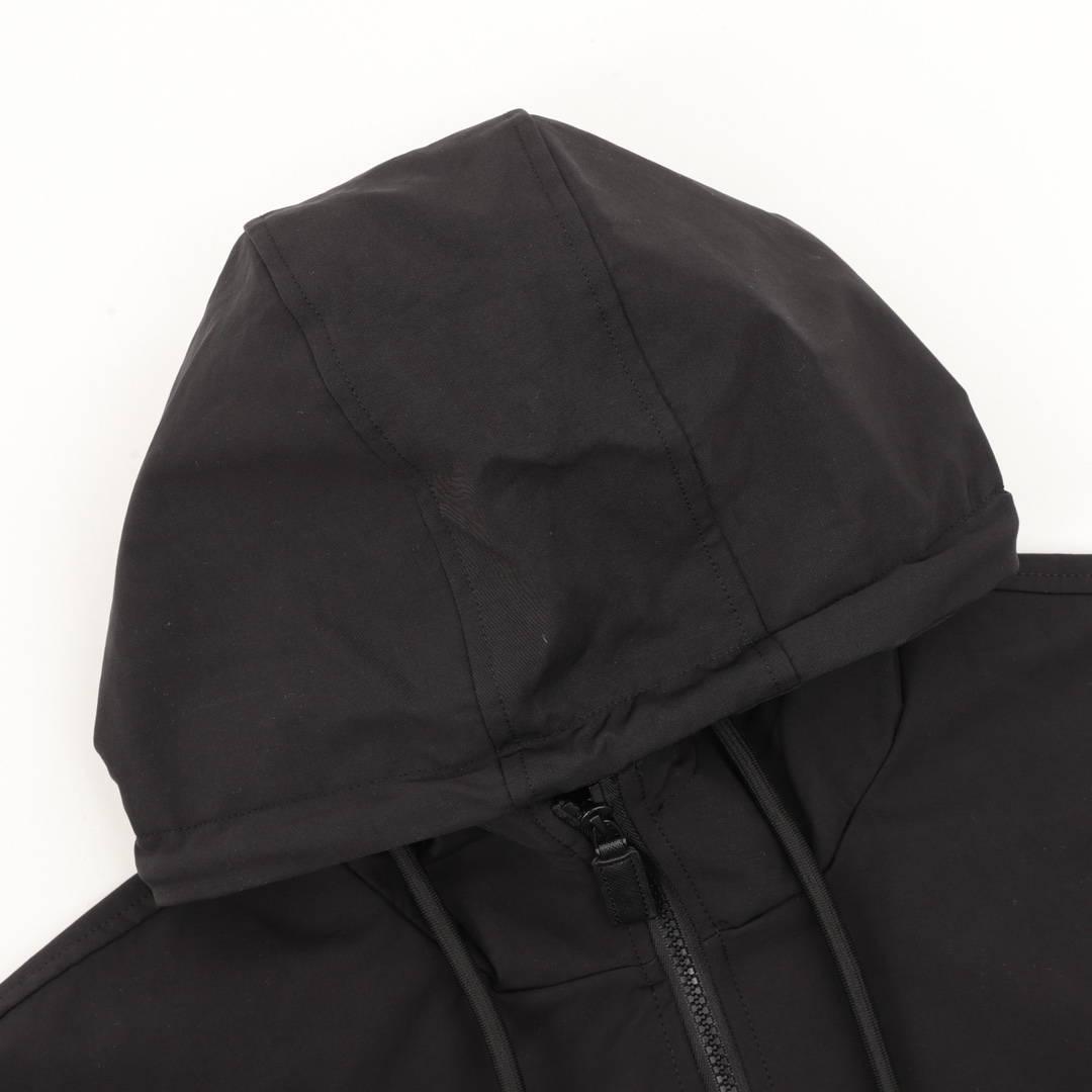 Prada Clothing-403