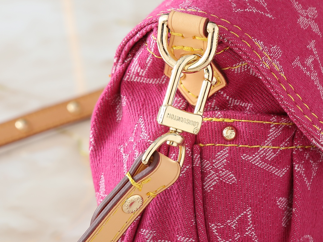 Louis Vuitton Hot New Product-215