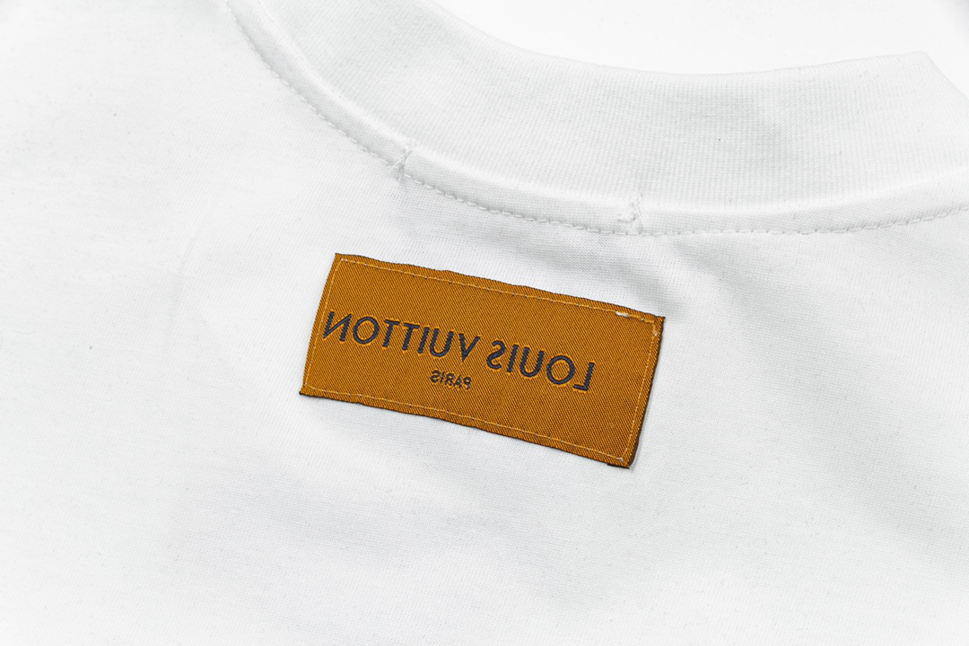 LV clothing-105