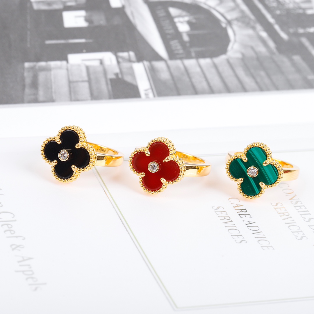 Van Cleef & Arpels ring-43
