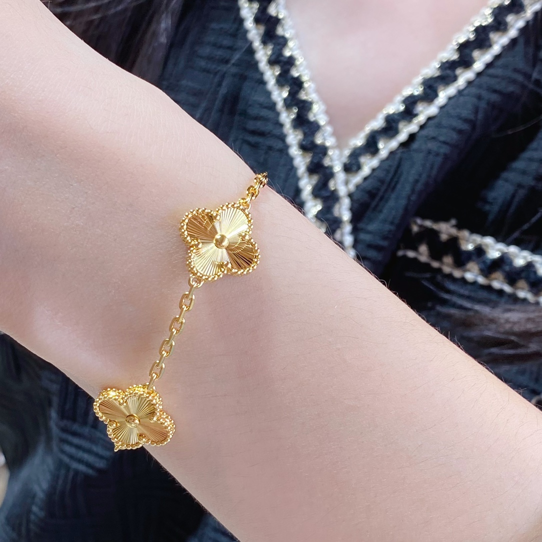 Van Cleef & Arpels Bracelet-123