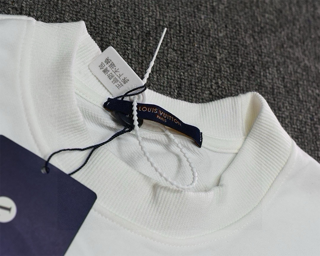 LV clothing-17