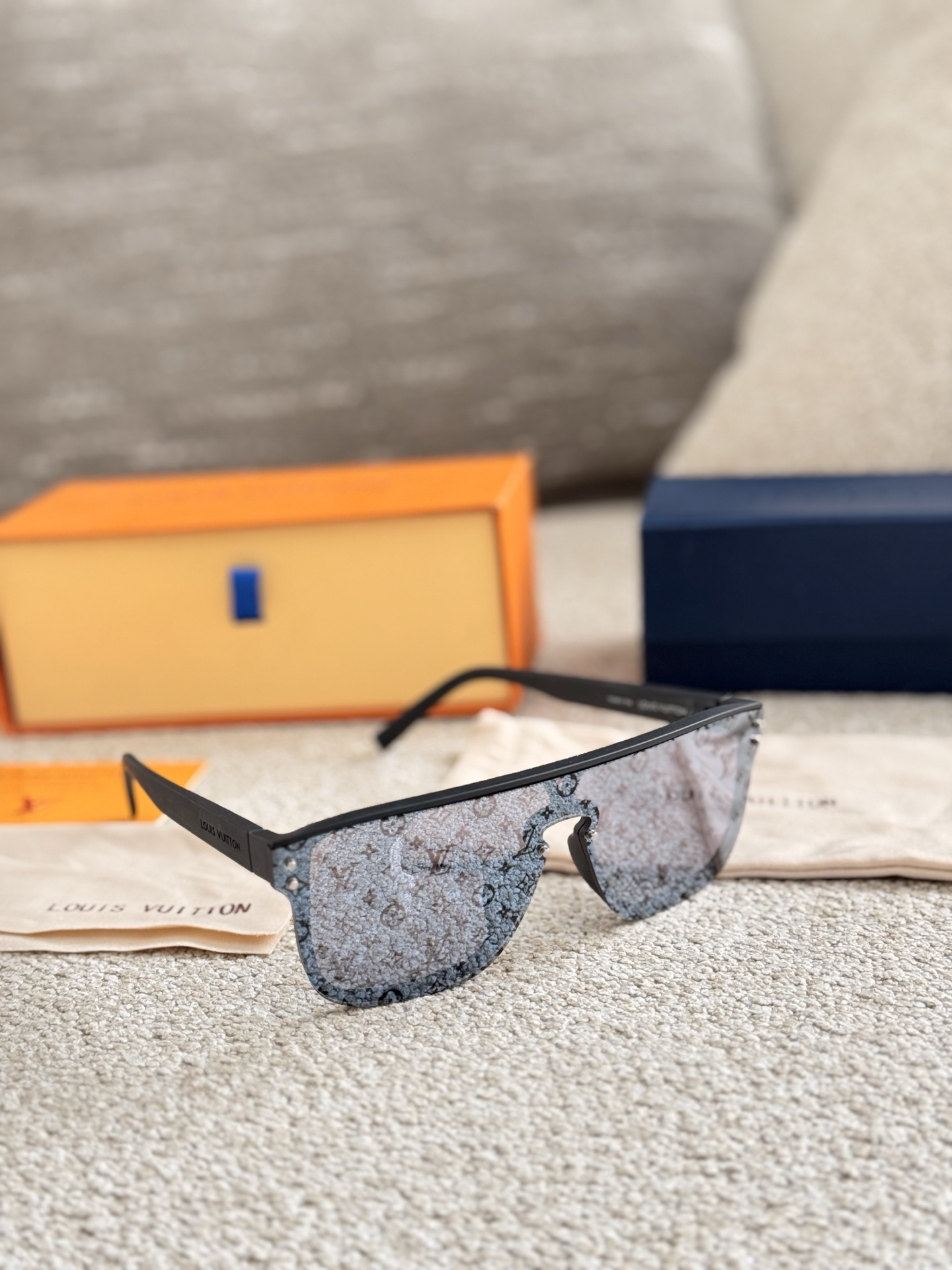 LV glasses-30