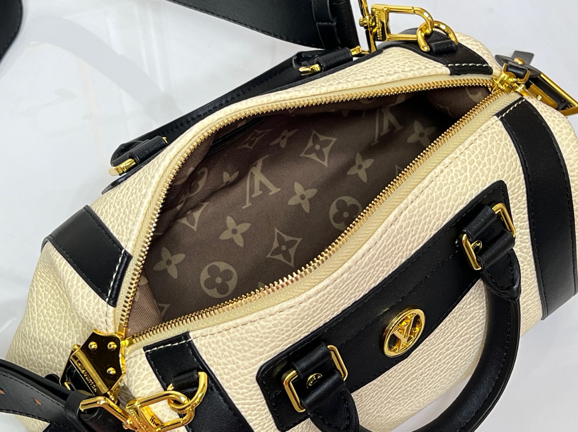 Louis Vuitton bag-164