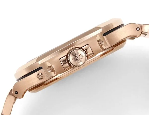 Nautilus 5712/1R-001 Moon phases 40 mm,Rose gold