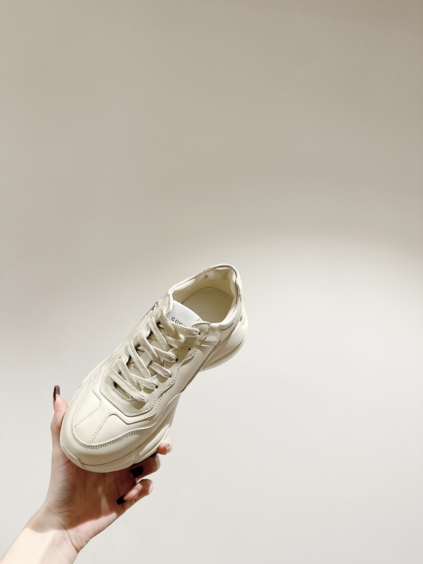 Gucci Sneakers-244