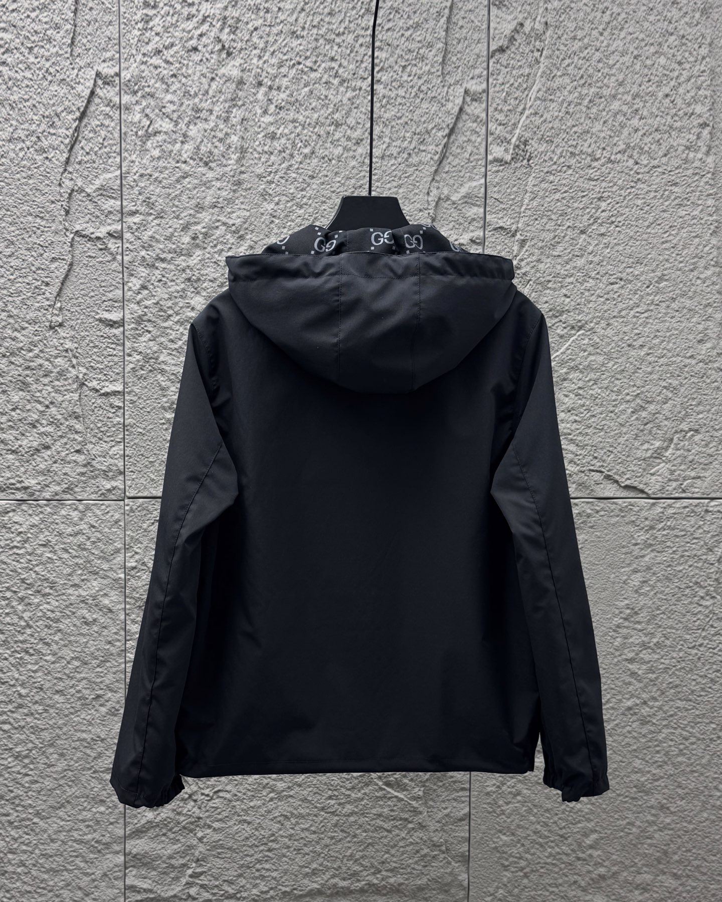 Gucci Clothing-359