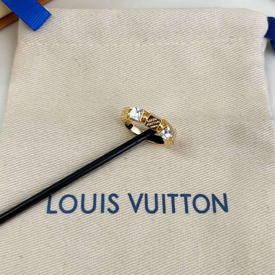 LV ring-30