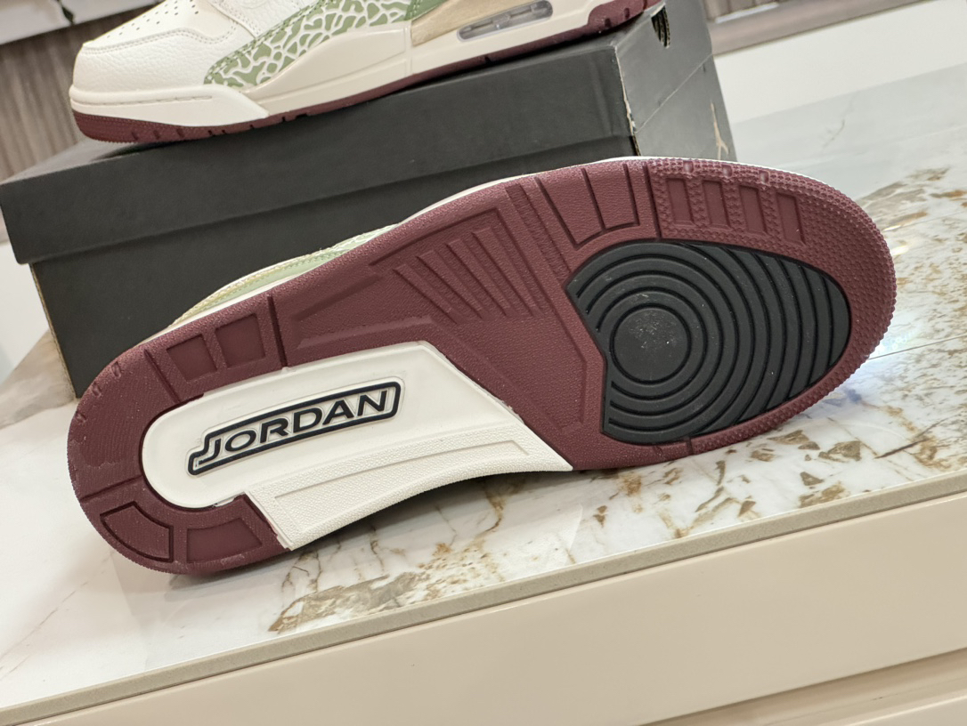 Nike Sneakers-255