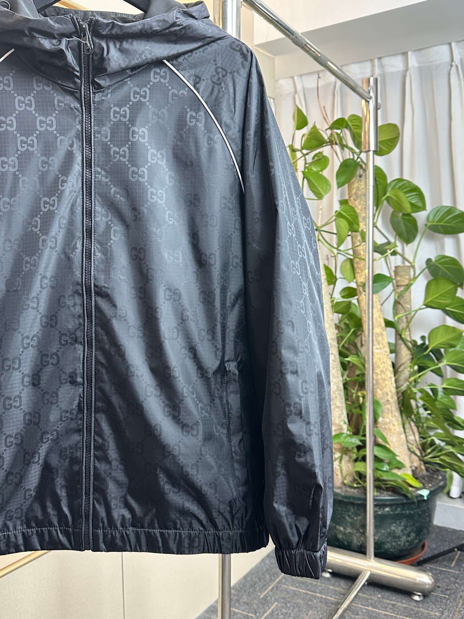 Gucci Clothing-334