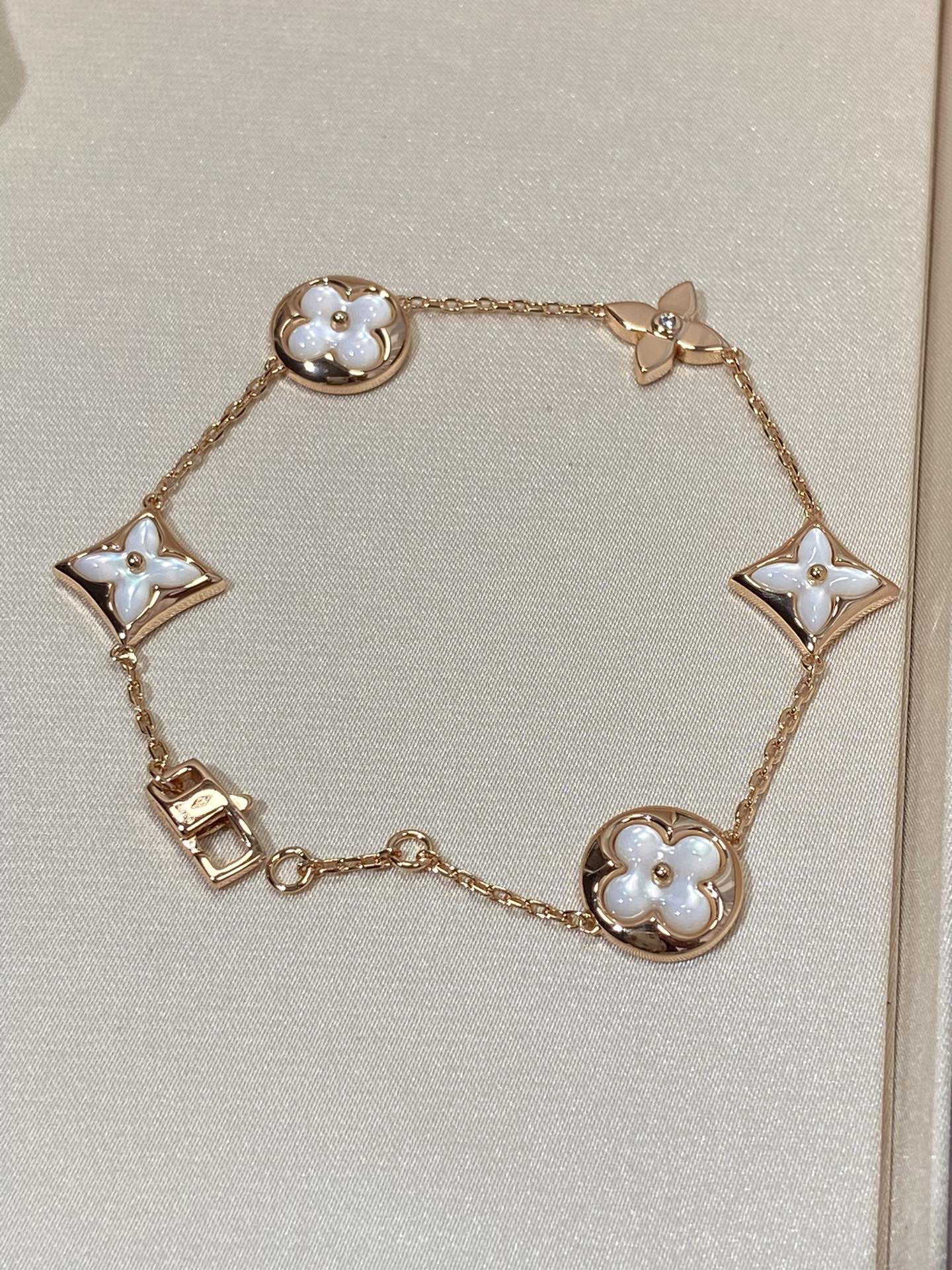 LV Bracelet-52