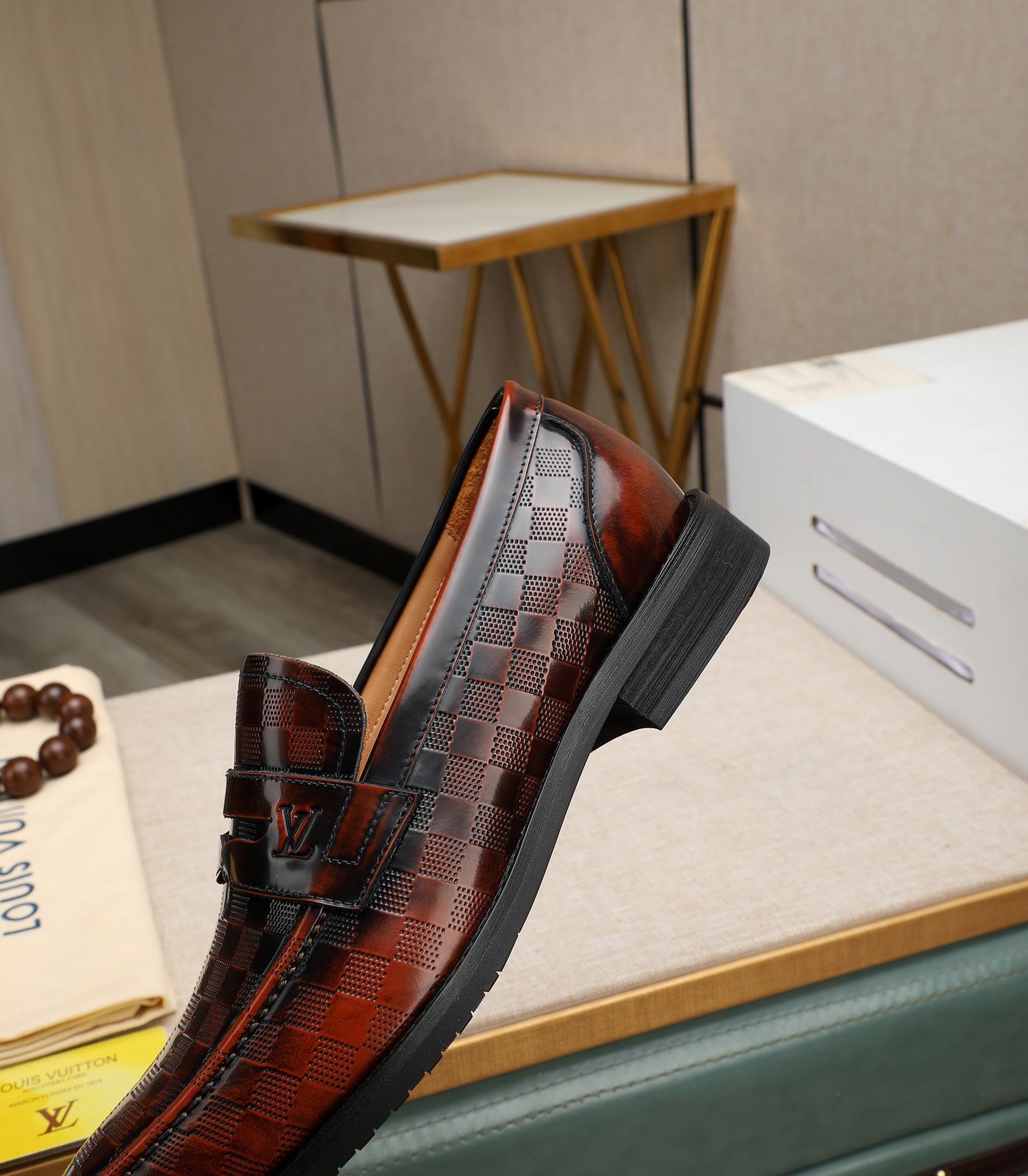 LV men's leather shoes-3