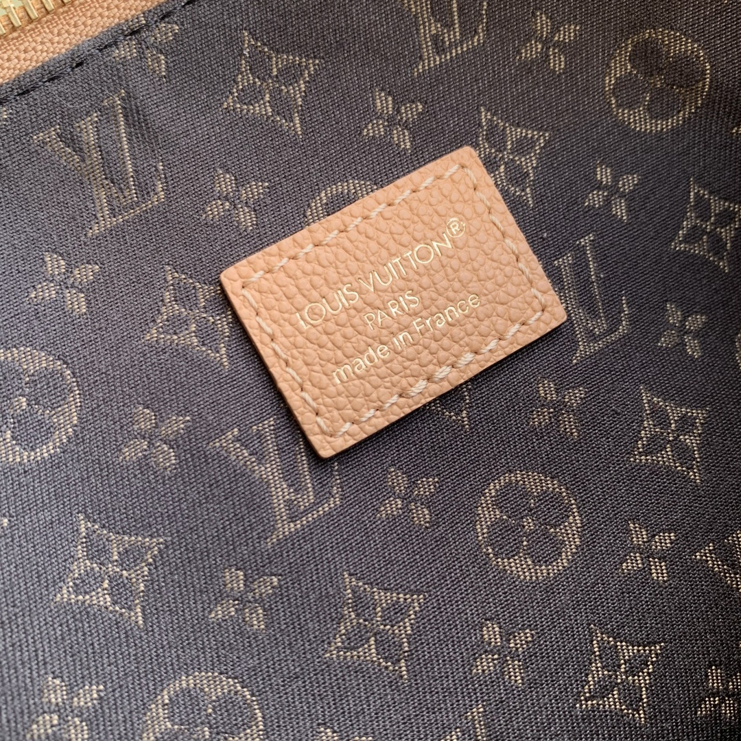 Louis Vuitton bag-132