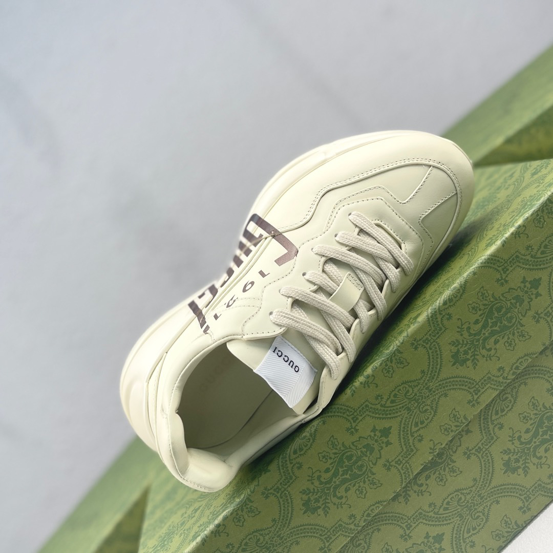 Gucci Sneakers-215