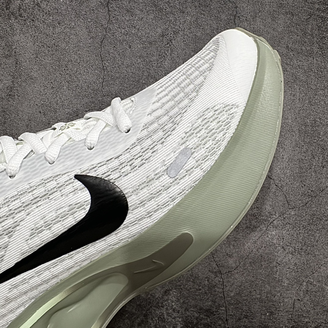 Nike Sneakers-66