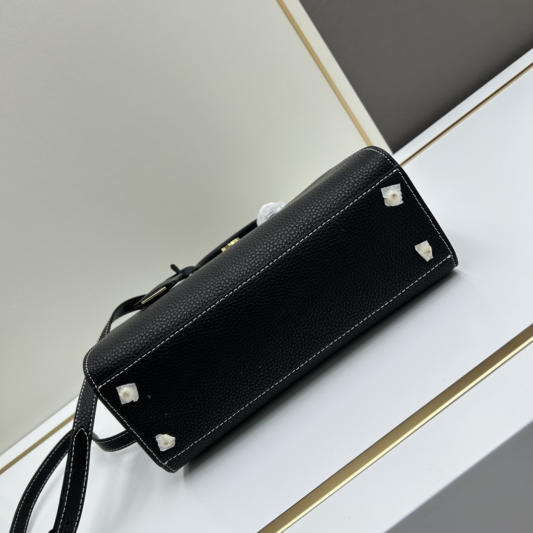 Burberry bag-141