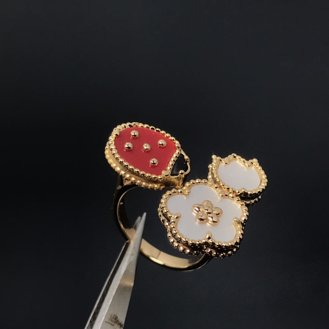 Van Cleef & Arpels ring-66
