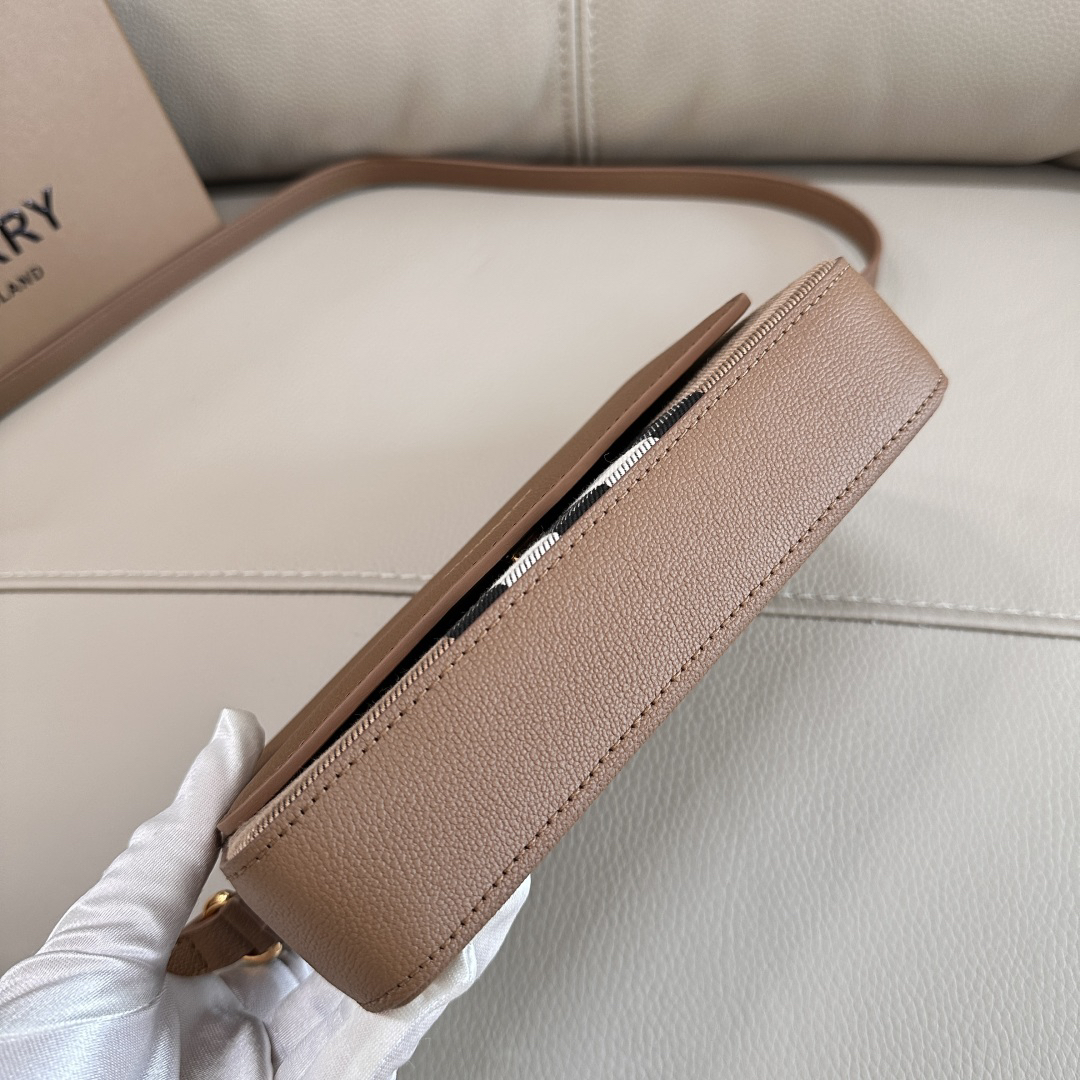 Burberry bag-31