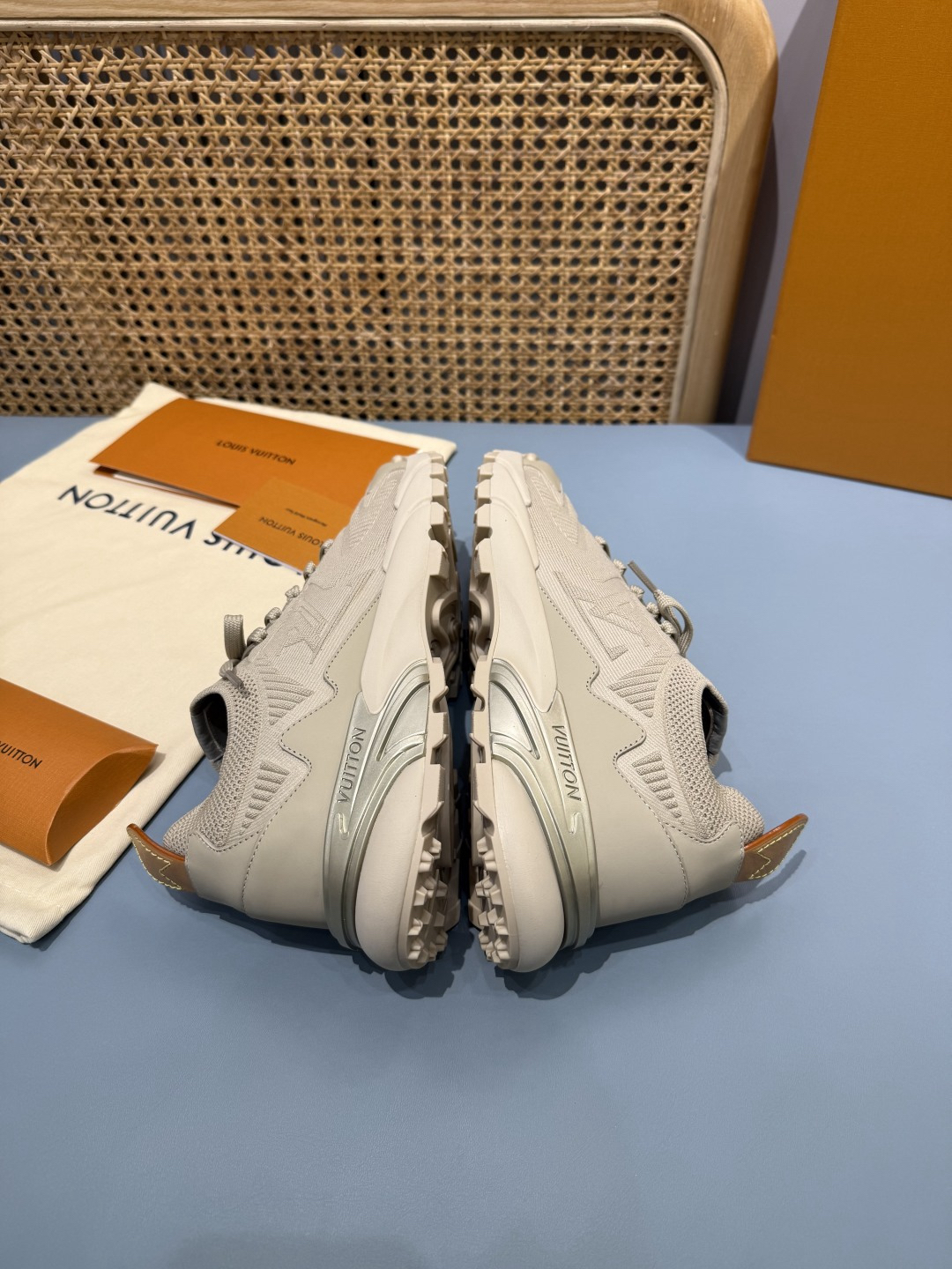 Lv Sneakers-182
