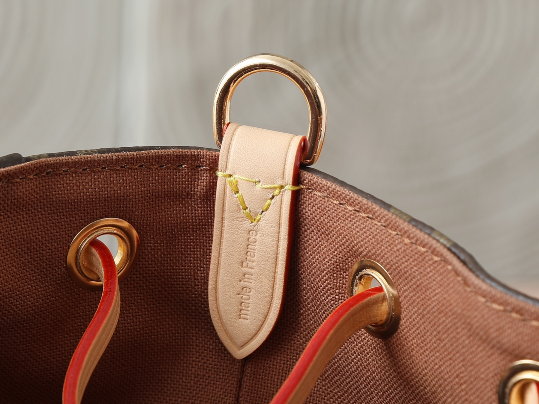 Louis Vuitton bag-208