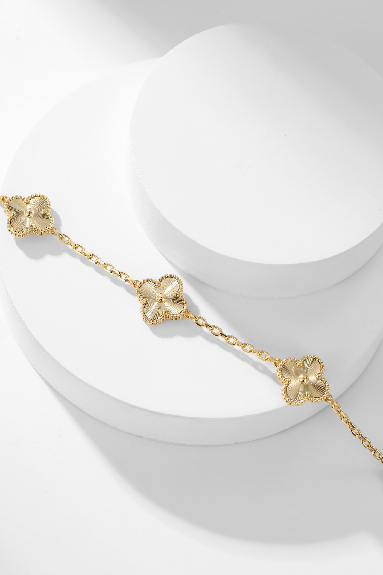 Van Cleef & Arpels Bracelet-124